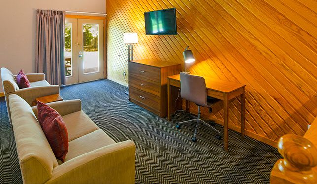 Michigan inn and lodge